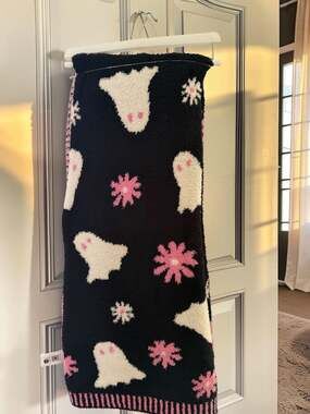 Novogratz Kids Halloween Ghost and Pink Flower Pattern Throw Blanket